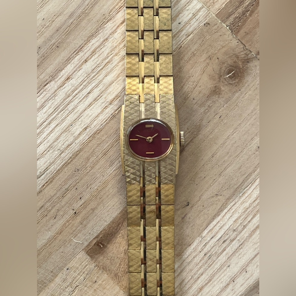 Seiko Rare Vintage Mechanical Winding Ladies Watch Gold Tone Bracelet Red Dial - Picture 6 of 15